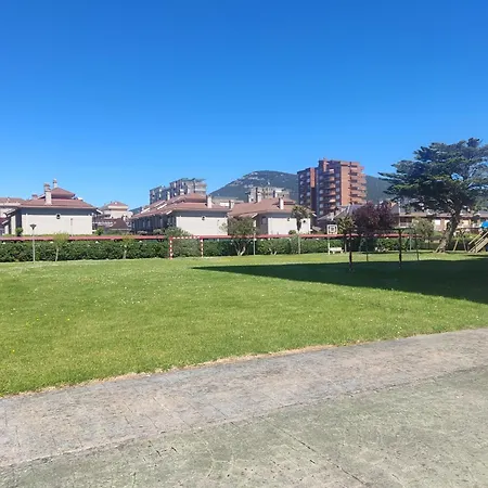 Katt Y El Mar Laredo