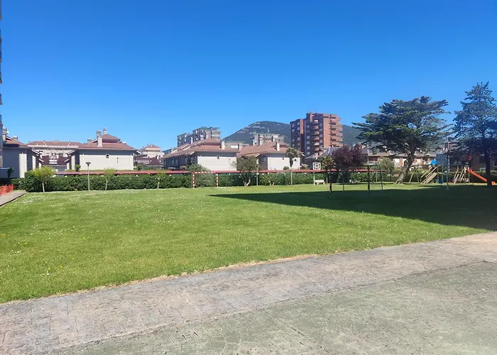 Katt Y El Mar Λαρέντο