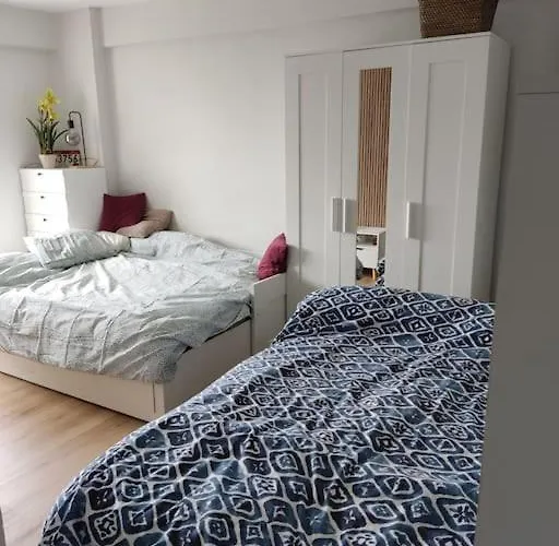 Katt Y El Mar * לרדו